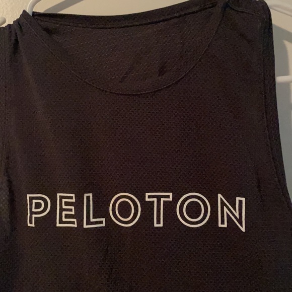 Peloton Lululemon outline fast as light tank - Picture 4 of 5
